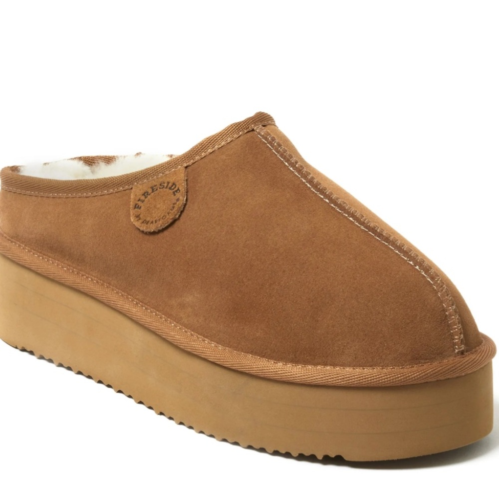Fireside by Dearfoams Women's Queenstown Genuine Shearling Platform Clog Slipper